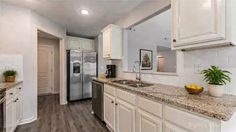 Kitchen - 519 Eagle Dr, Gravette, AR 72736 photo 2 of 6
