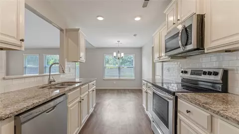 Kitchen - 519 Eagle Dr, Gravette, AR 72736 photo 4 of 6