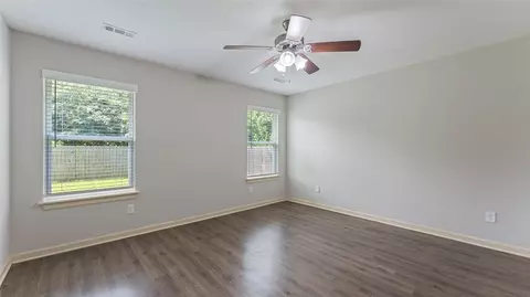 Bedroom - 519 Eagle Dr, Gravette, AR 72736 photo 5 of 8