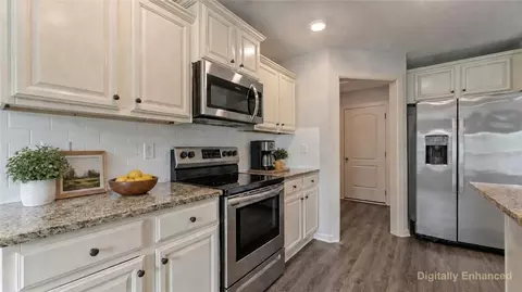 Kitchen - 519 Eagle Dr, Gravette, AR 72736 photo 3 of 6