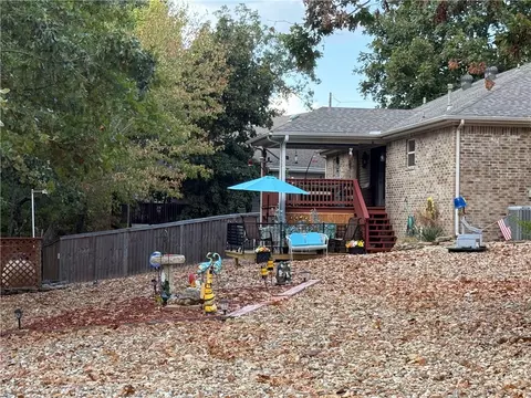 2 Brent Ln, Bella Vista, AR 72714