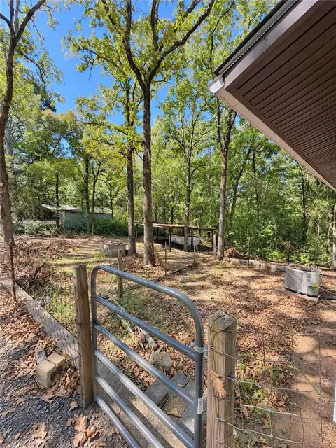 Exterior - 10252 Carter Cove Rd, Plainview, AR 72857 photo 3 of 8