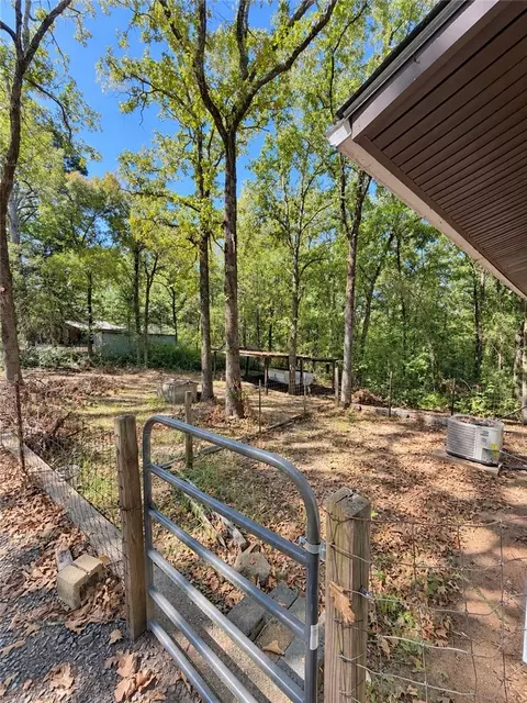 Exterior - 10252 Carter Cove Rd, Plainview, AR 72857 photo 3 of 6