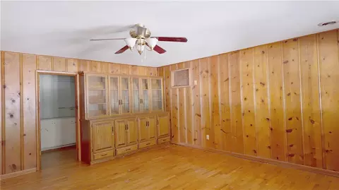 Living - 813 Mill St, Springdale, AR 72764 photo 4 of 4