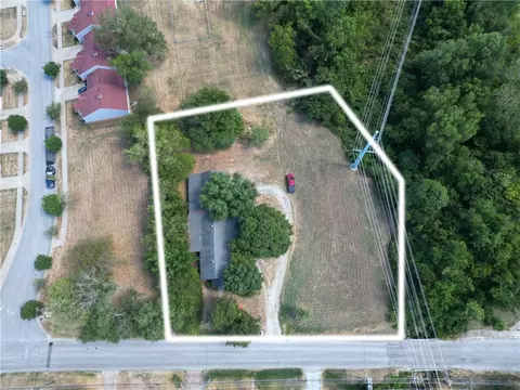 View/Area - 813 Mill St, Springdale, AR 72764 photo 1 of 2