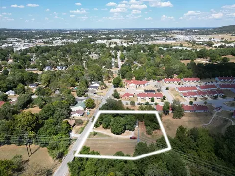 View/Area - 813 Mill St, Springdale, AR 72764 photo 2 of 2