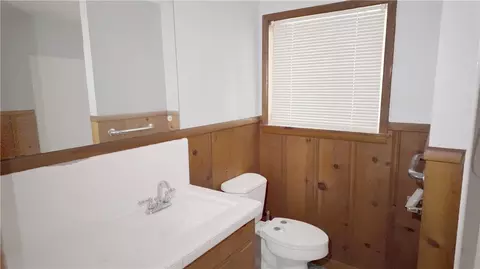 Bath - 813 Mill St, Springdale, AR 72764 photo 1 of 1