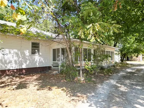 Exterior - 813 Mill St, Springdale, AR 72764 photo 2 of 5