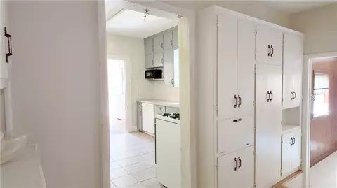 Entry Way - 813 Mill St, Springdale, AR 72764 photo 3 of 3
