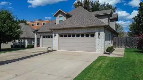 40 E Cydnee St, Fayetteville, AR 72703