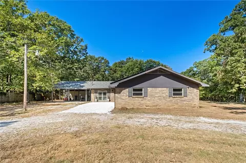 15607 Quail Rd, Fayetteville, AR 72704