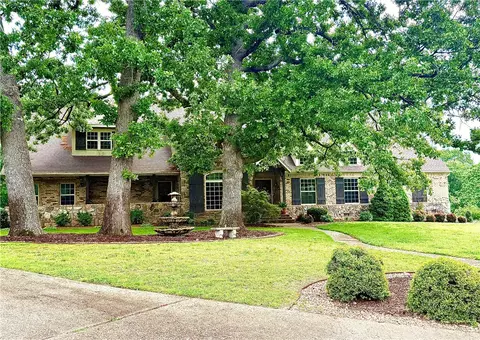 10822 Millstead Ln, Bentonville, AR 72712