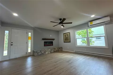 Living - 201 Walnut St, Marshall, AR 72650 photo 2 of 2