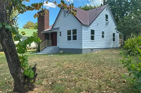 Exterior - 201 Walnut St, Marshall, AR 72650 photo 3 of 4