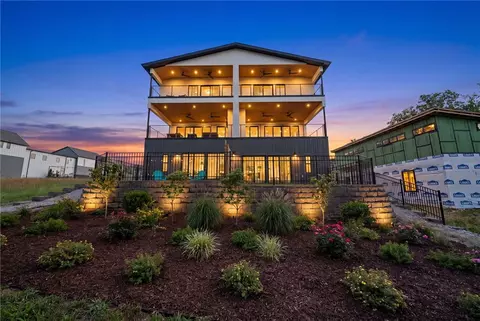 1128 Fillmore St, Bentonville, AR 72712