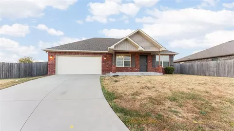 2108 Cheyenne Cir, Gentry, AR 72734