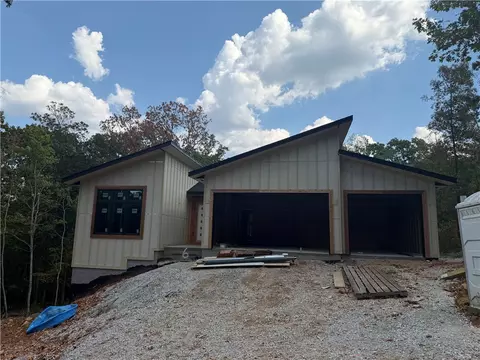 6 Bradwell Ln, Bella Vista, AR 72715