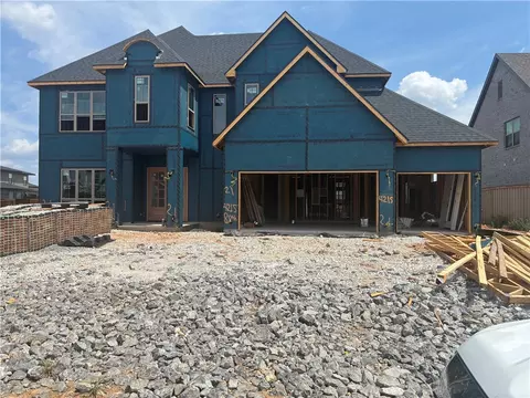 8905 W Comet Dr, Bentonville, AR 72713