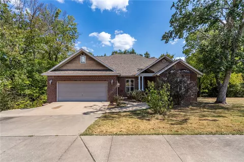 3006 Cortney Cir, Siloam Springs, AR 72761