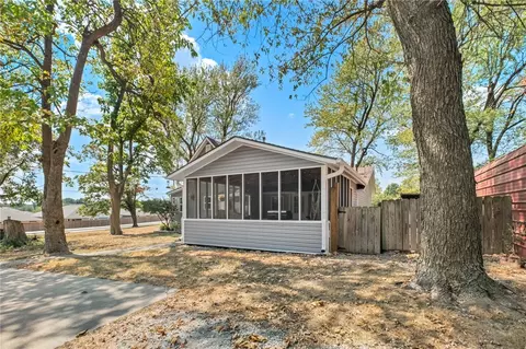 Exterior - 1380 Main St, Gentry, AR 72734 photo 5 of 10