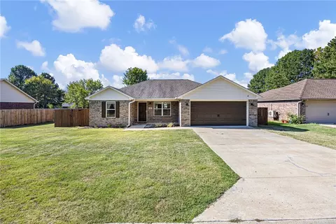 4 Fox Creek Ct, Pottsville, AR 72858