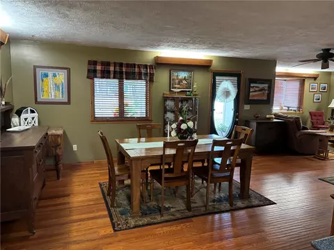 Dining - 237 Meadowlark Dr, Harrison, AR 72601 photo 3 of 5