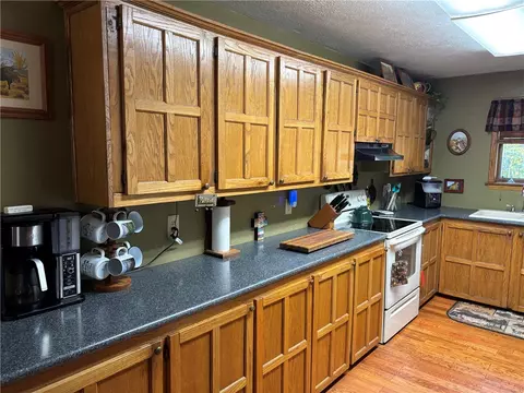 Kitchen - 237 Meadowlark Dr, Harrison, AR 72601 photo 3 of 3