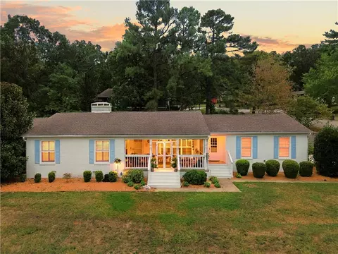 1245 E Columbus Blvd, Fayetteville, AR 72701