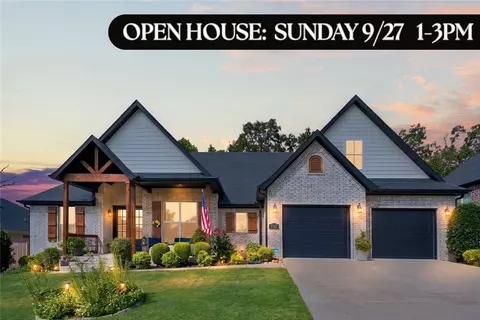 2747 N Grey Squirrel Dr, Fayetteville, AR 72704