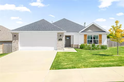 4210 W Buckaroo St, Fayetteville, AR 72704