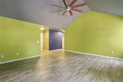 Living - 194 Craig St, West Fork, AR 72774 photo 2 of 4
