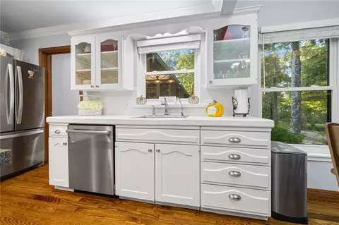 Kitchen - 1369 Julius Dr, Harrison, AR 72601 photo 4 of 5