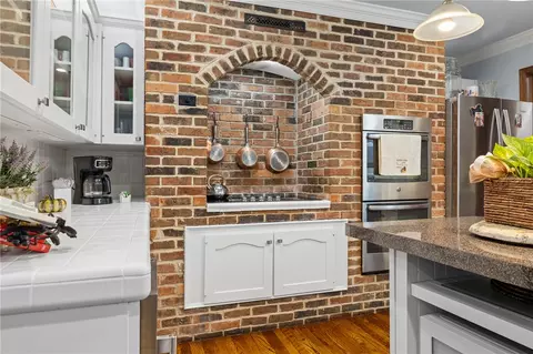 Kitchen - 1369 Julius Dr, Harrison, AR 72601 photo 2 of 5