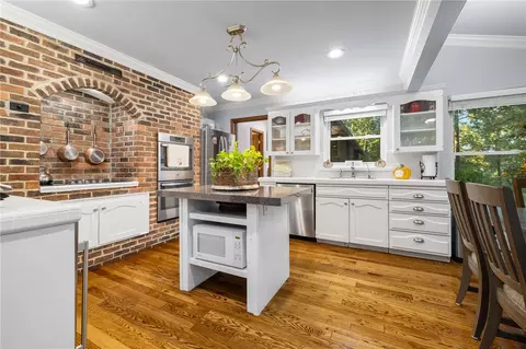 Kitchen - 1369 Julius Dr, Harrison, AR 72601 photo 1 of 5