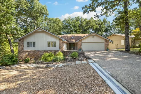 7 Kenton Ln, Bella Vista, AR 72715