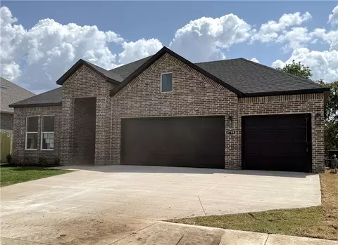 4704 W Succulent St, Fayetteville, AR 72704