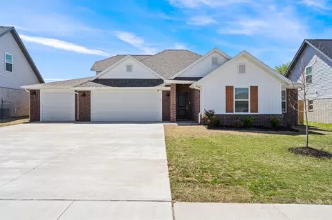 205 Pennington Ave, Prairie Grove, AR 72753