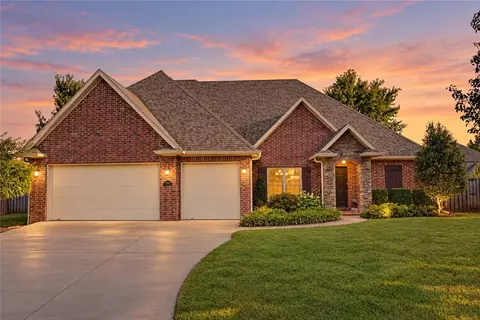 4295 W Coneflower Pl, Fayetteville, AR 72704