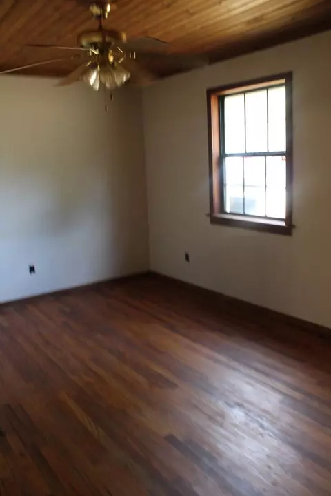 Bedroom - 7727 Mc 6064, Flippin, AR 72634 photo 1 of 2
