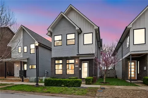 218 SE 7th St, Bentonville, AR 72712