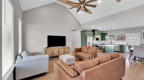 872 Round Top St, Prairie Grove, AR 72753