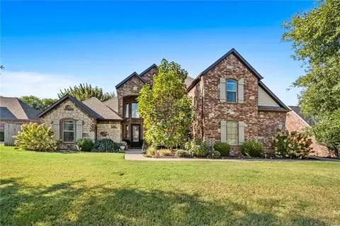 4911 E Sagely Ln, Fayetteville, AR 72703