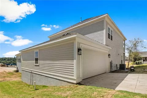 Exterior - 5438 Hackett St, Springdale, AR 72762 photo 7 of 8