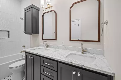 Bath - 5438 Hackett St, Springdale, AR 72762 photo 6 of 6