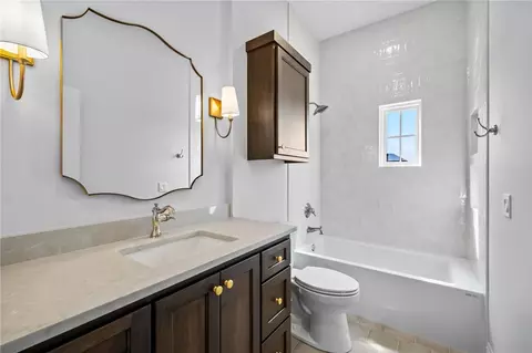 Bath - 5438 Hackett St, Springdale, AR 72762 photo 5 of 6