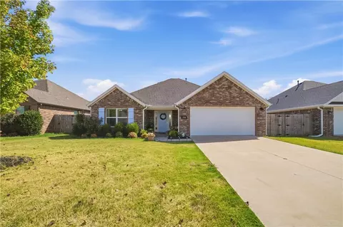 3701 N Mistletoe Ave, Bentonville, AR 72713