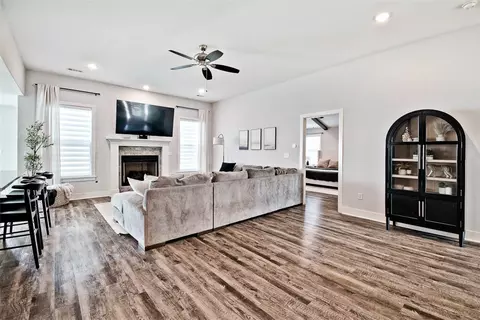 330 W Taverner Xing, Farmington, AR 72730