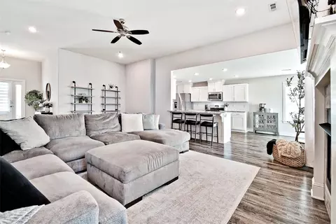 330 W Taverner Xing, Farmington, AR 72730