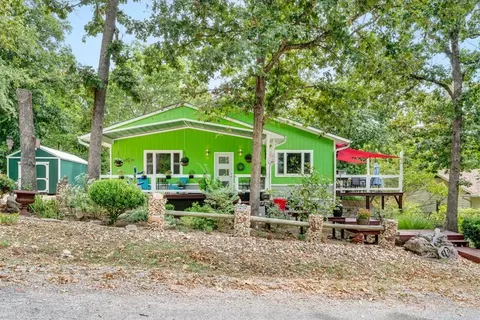 3 Woodview Ln, Holiday Island, AR 72631