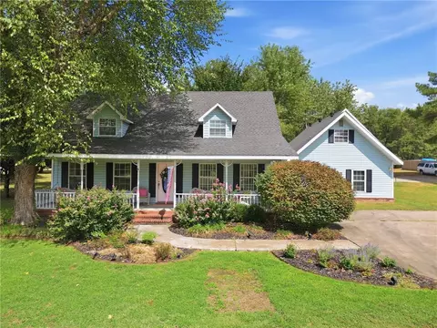 3860 N Gulley Rd, Fayetteville, AR 72703